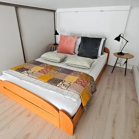 Urbannestgroup - Old Town -s9